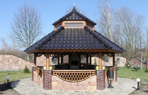 Деревянная беседка