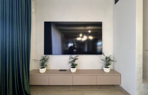 Тумби під телевізор